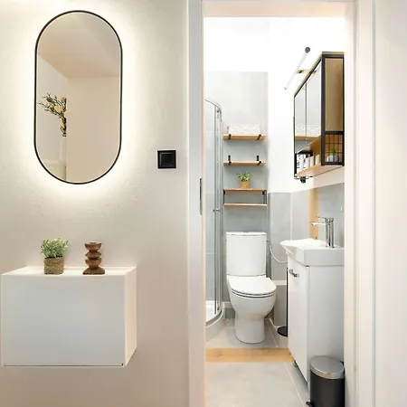 Апартаменты Bright Close To The Old Market Square In By Renters *
