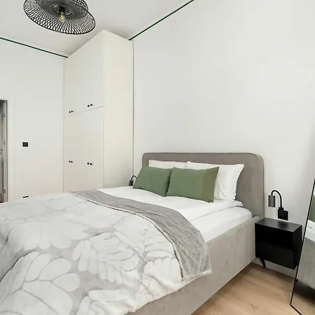 Bright Close To The Old Market Square In By Renters