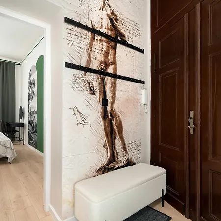 Bright Close To The Old Market Square In By Renters * 포즈난