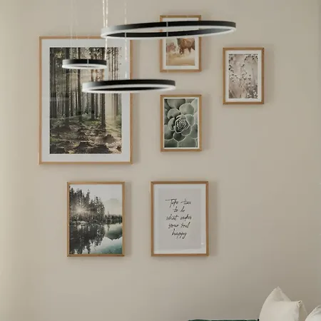 Bright Close To The Old Market Square In By Renters 아파트 *