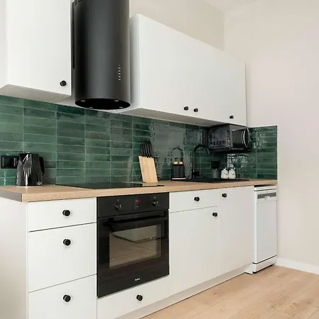 Апартаменты Bright Close To The Old Market Square In By Renters *