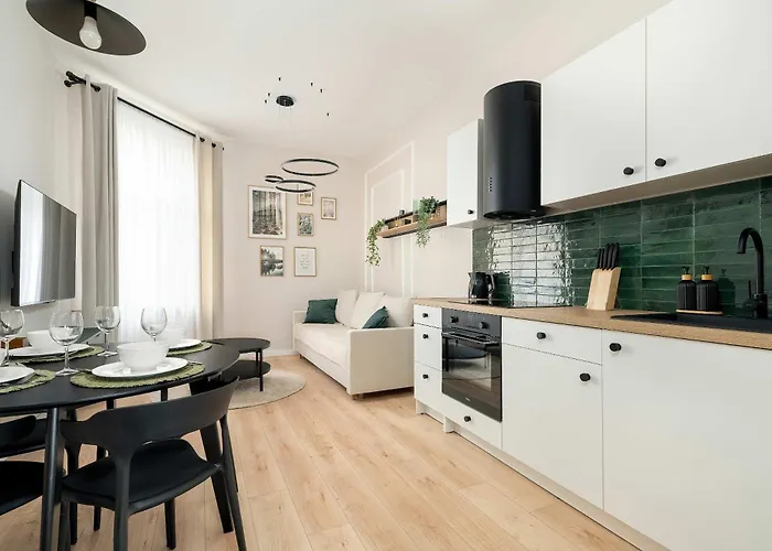 Bright Close To The Old Market Square In By Renters * Poznań