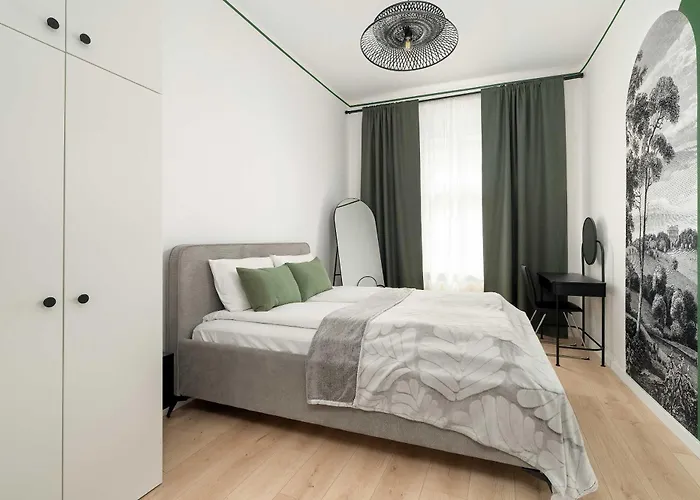 Bright Close To The Old Market Square In By Renters Poznań